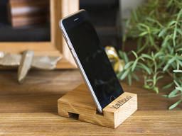 Smartphone wood stand made of oak or alder